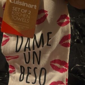 Cuisinart Red and White Lip Print Kitchen Towels